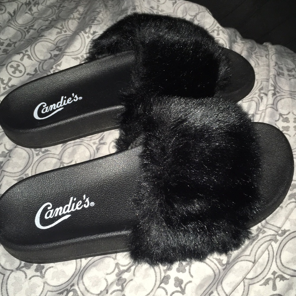 Faux fur slides